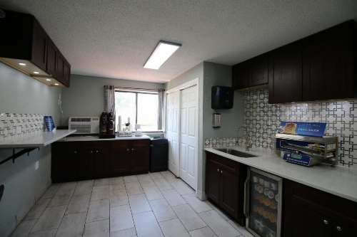 Super 8 by Wyndham Kenosha/Pleasant Prairie image 11
