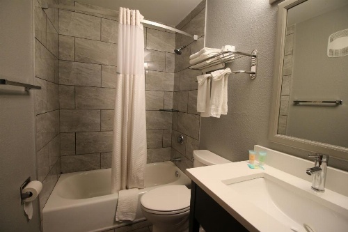 Super 8 by Wyndham Kenosha/Pleasant Prairie image 13