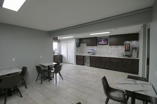 Super 8 by Wyndham Kenosha/Pleasant Prairie image 18