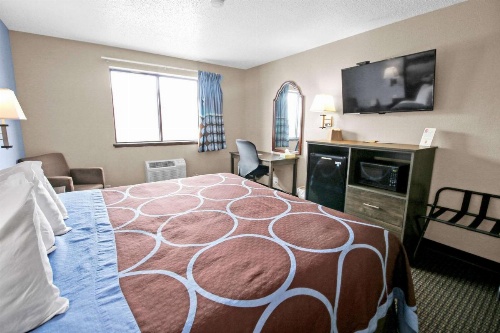 Super 8 by Wyndham Kenosha/Pleasant Prairie image 24