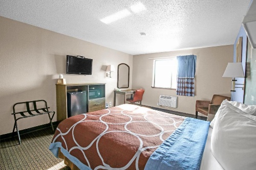 Super 8 by Wyndham Kenosha/Pleasant Prairie image 28