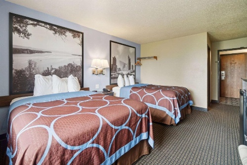 Super 8 by Wyndham Kenosha/Pleasant Prairie image 36