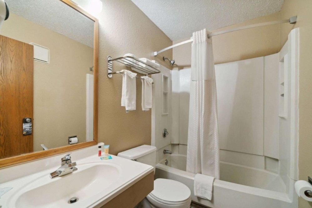 Super 8 by Wyndham Kenosha/Pleasant Prairie