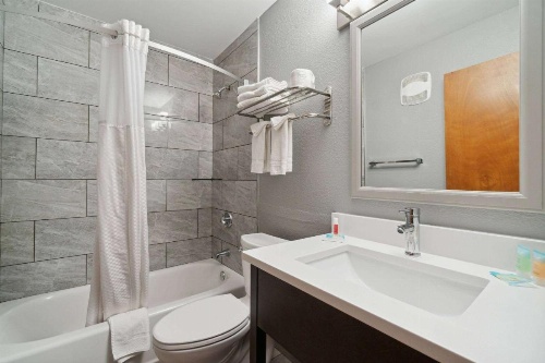 Super 8 by Wyndham Kenosha/Pleasant Prairie image 9